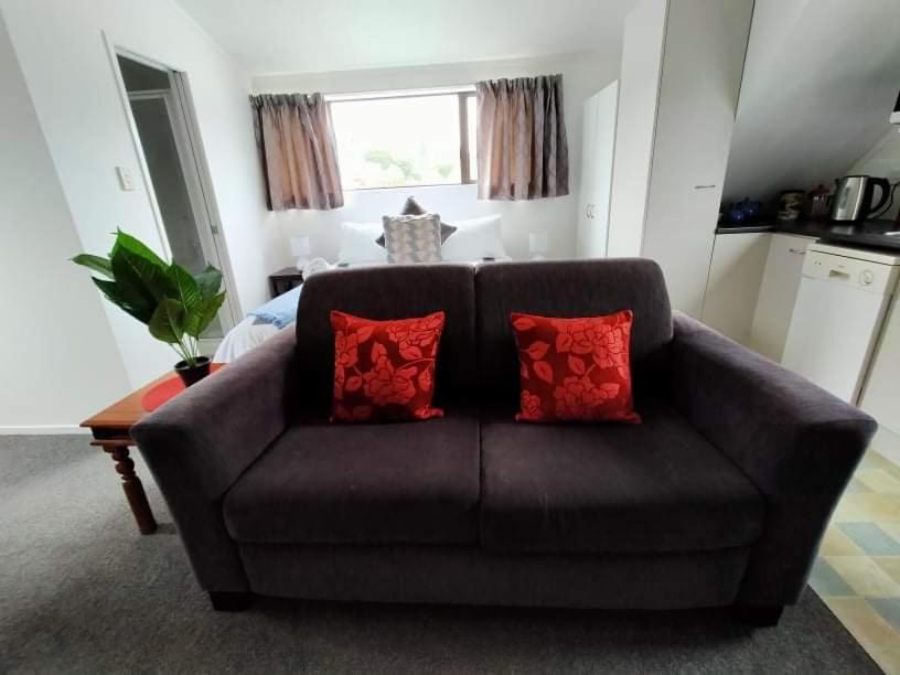 Studio On Golders - Two Minutes To The Lake And Quick Drive To Town! Apartment Taupo Exterior photo