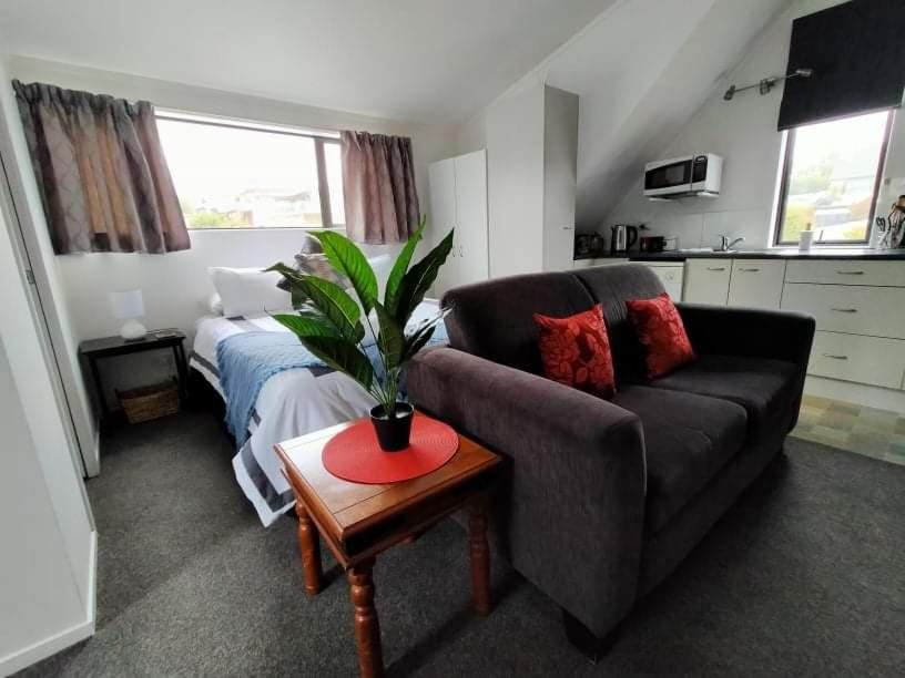 Studio On Golders - Two Minutes To The Lake And Quick Drive To Town! Apartment Taupo Exterior photo