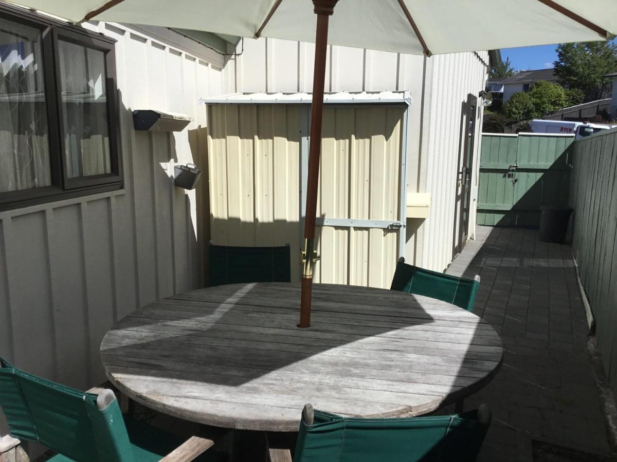 Studio On Golders - Two Minutes To The Lake And Quick Drive To Town! Apartment Taupo Exterior photo
